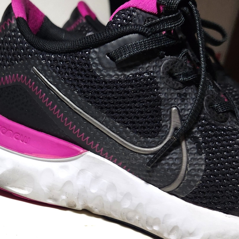 Nike Womens Renew Run CK6360-004 Black Pink Running Shoes Size 9